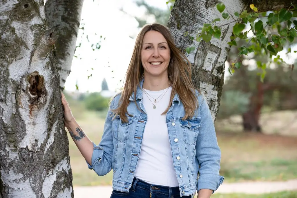 Ann-Kathrin Weißen Mütterpflegerin und Doula symbolisch für Doula-Geburtsbegleitung und Unterstützung und Begleitung im Wochenbett und Mütterpflegerin und Babymassage in Erlangen